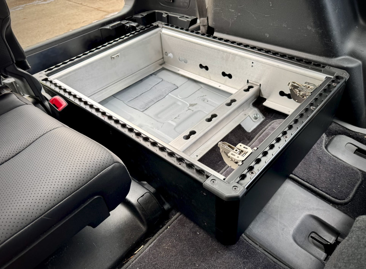 backPAC Cargo Cache, GX460; Left-side