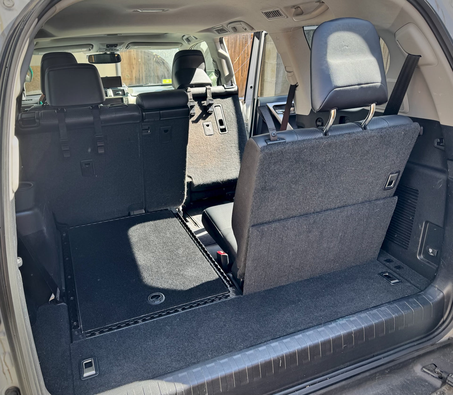 backPAC Cargo Cache, GX460; Left-side