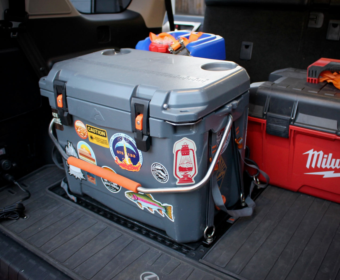 backPAC Cargo Cache, GX460; Left-side
